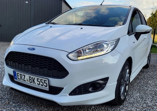 Ford Fiesta cena 33999 przebieg: 150000, rok produkcji 2016 z Nidzica małe 277